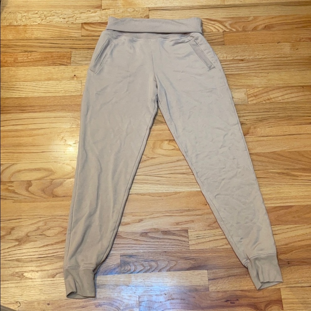 Beyond Yoga joggers